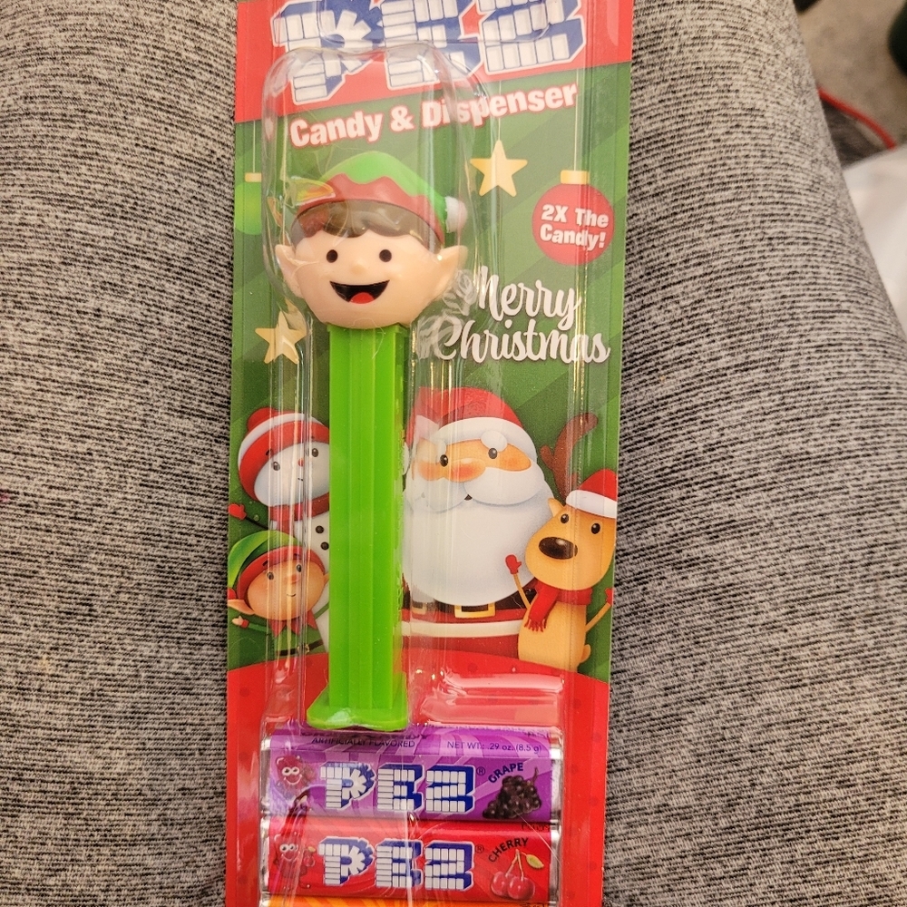 PEZ ELF Candy & Dispenser Holiday NWT